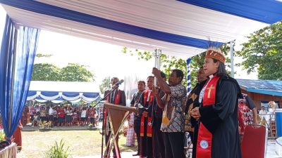 Elisa Kambu Letakkan Batu Tugu Injil Tambrauw